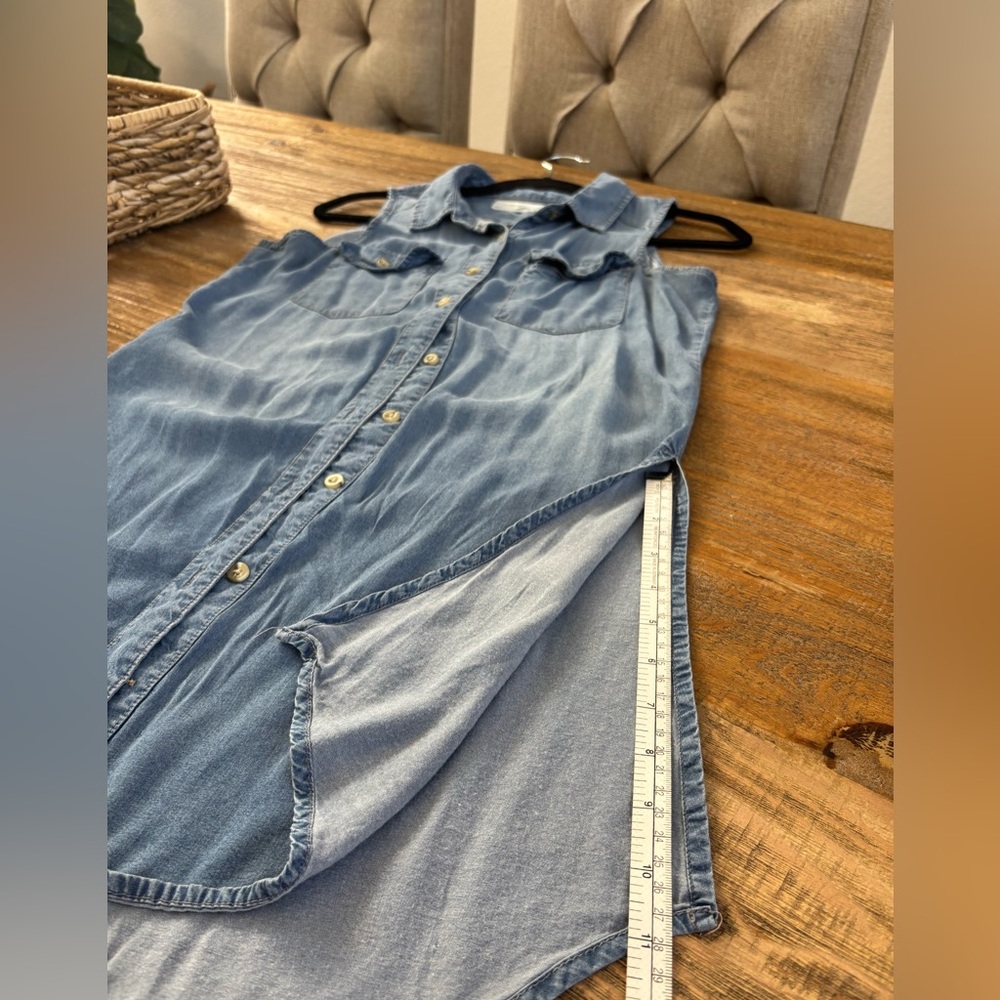 Denim Sleeveless Button-Up Tunic Top - Picture 4 of 6